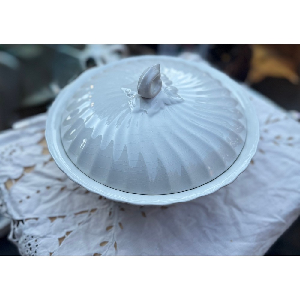 Johnson Brothers Regency Ironstone Covered Dish white